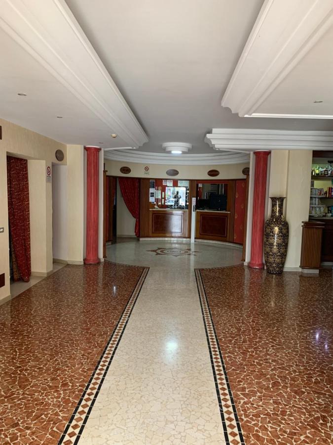 Hotel Tiffany Varcaturo Extérieur photo
