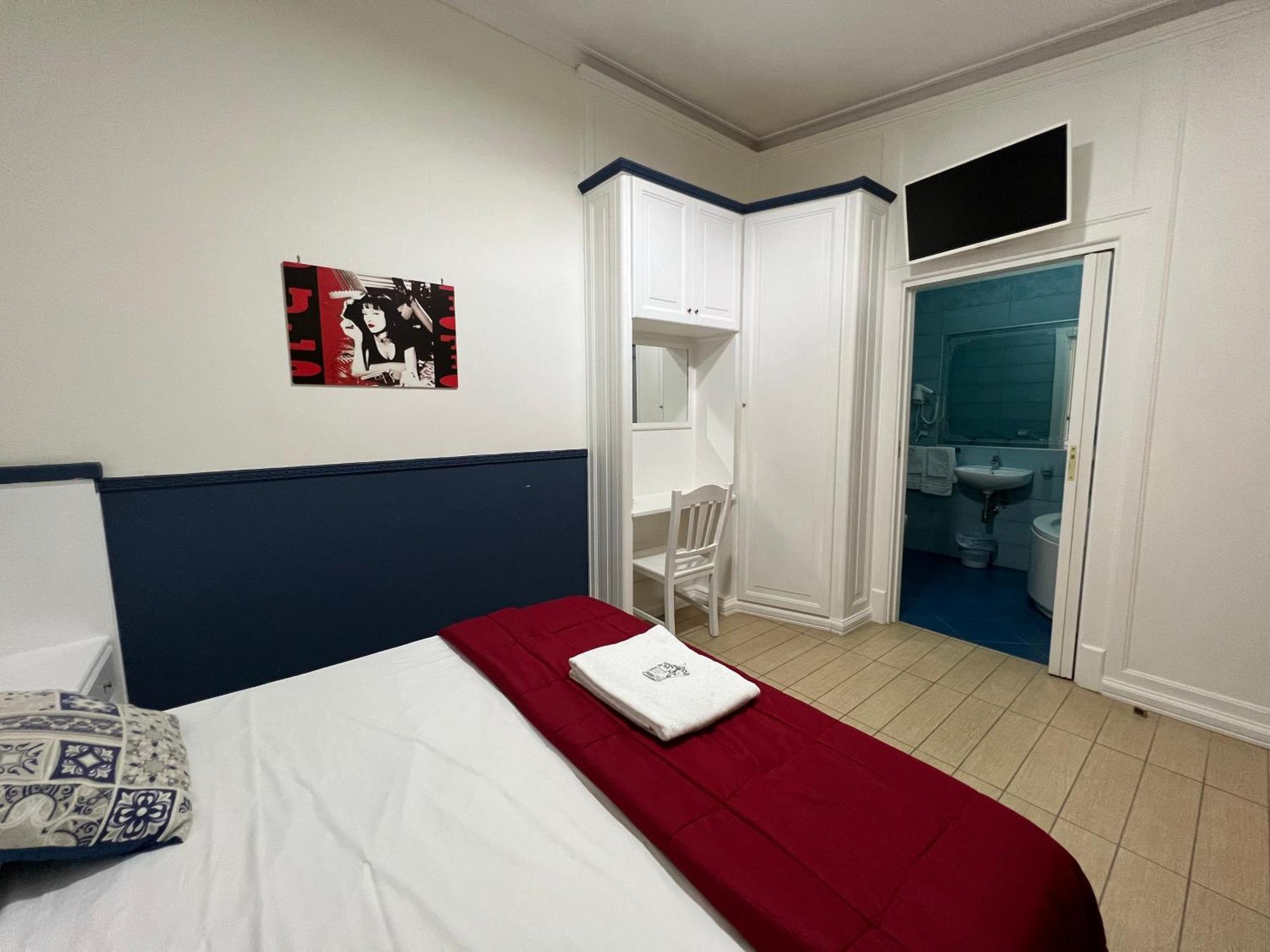 Hotel Tiffany Varcaturo Extérieur photo