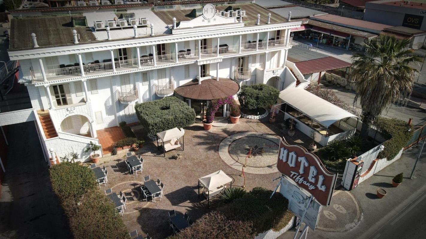 Hotel Tiffany Varcaturo Extérieur photo