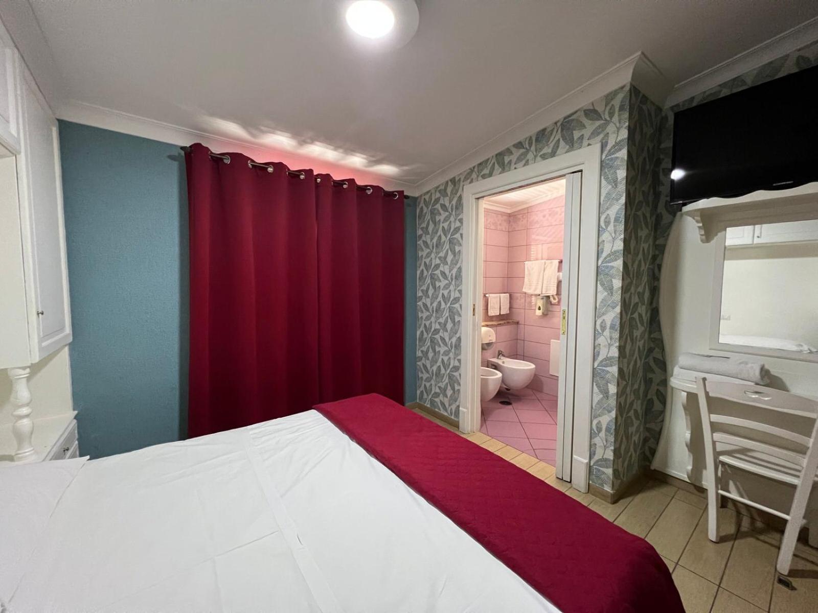 Hotel Tiffany Varcaturo Extérieur photo
