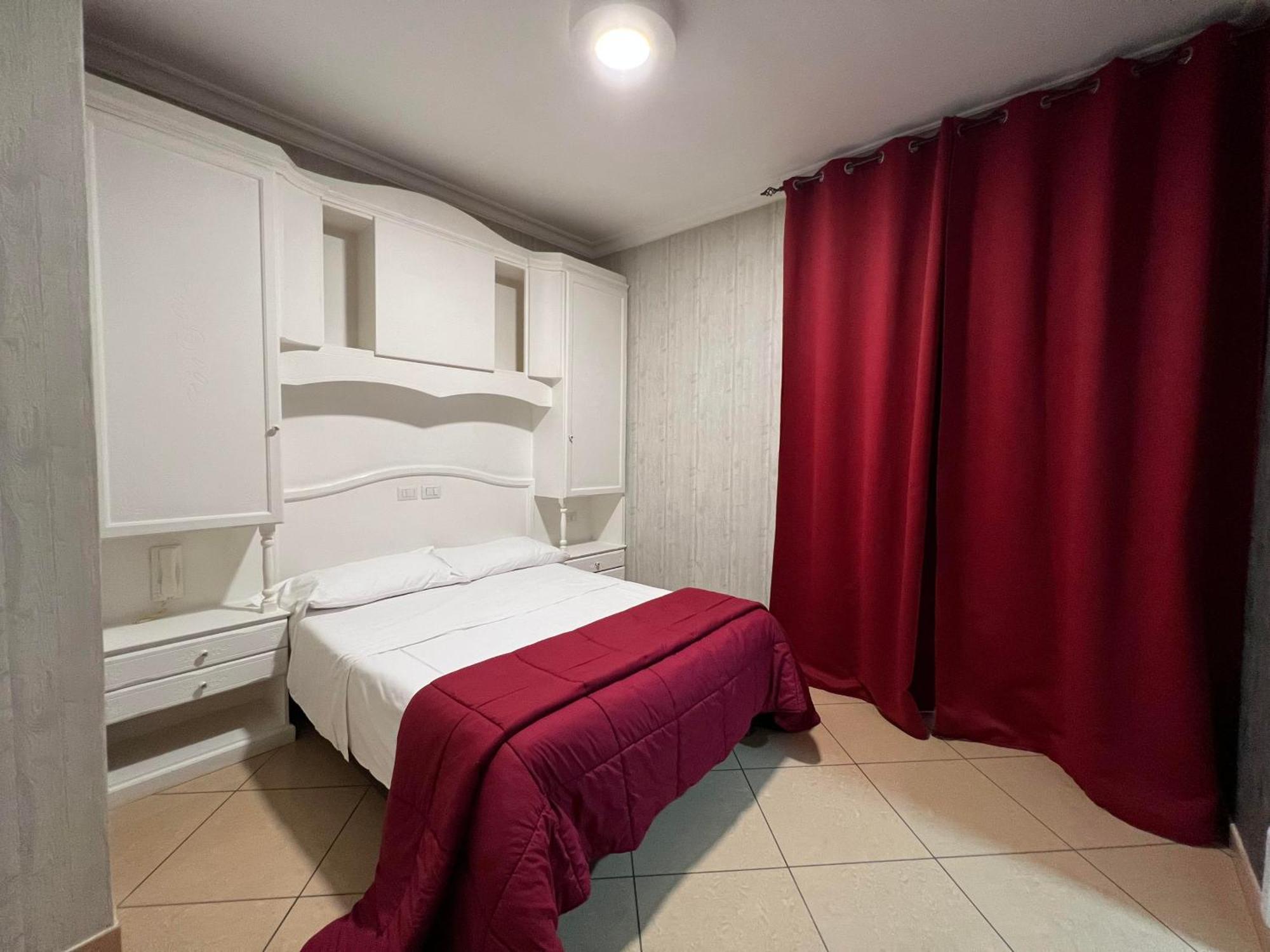 Hotel Tiffany Varcaturo Extérieur photo