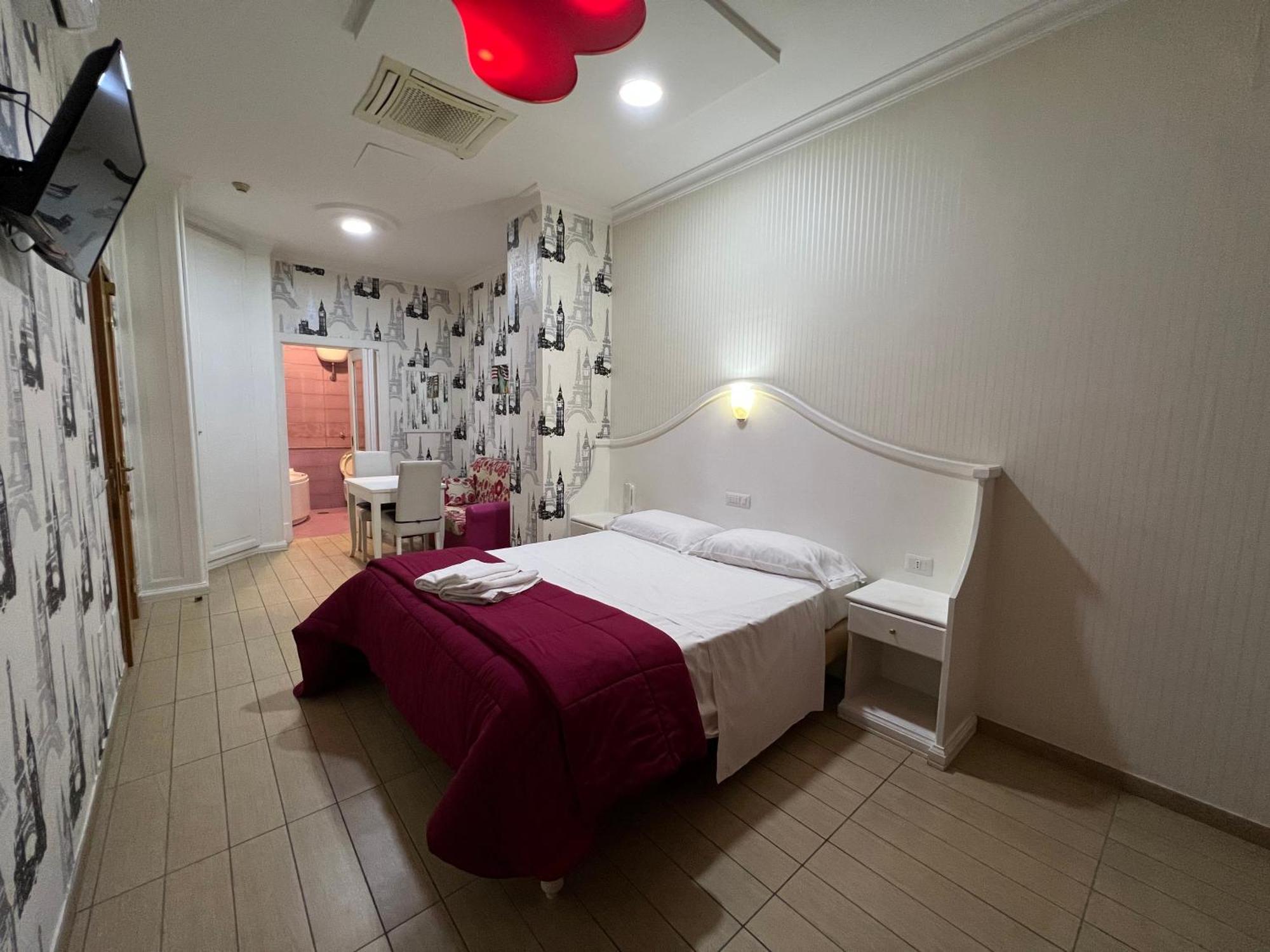 Hotel Tiffany Varcaturo Extérieur photo