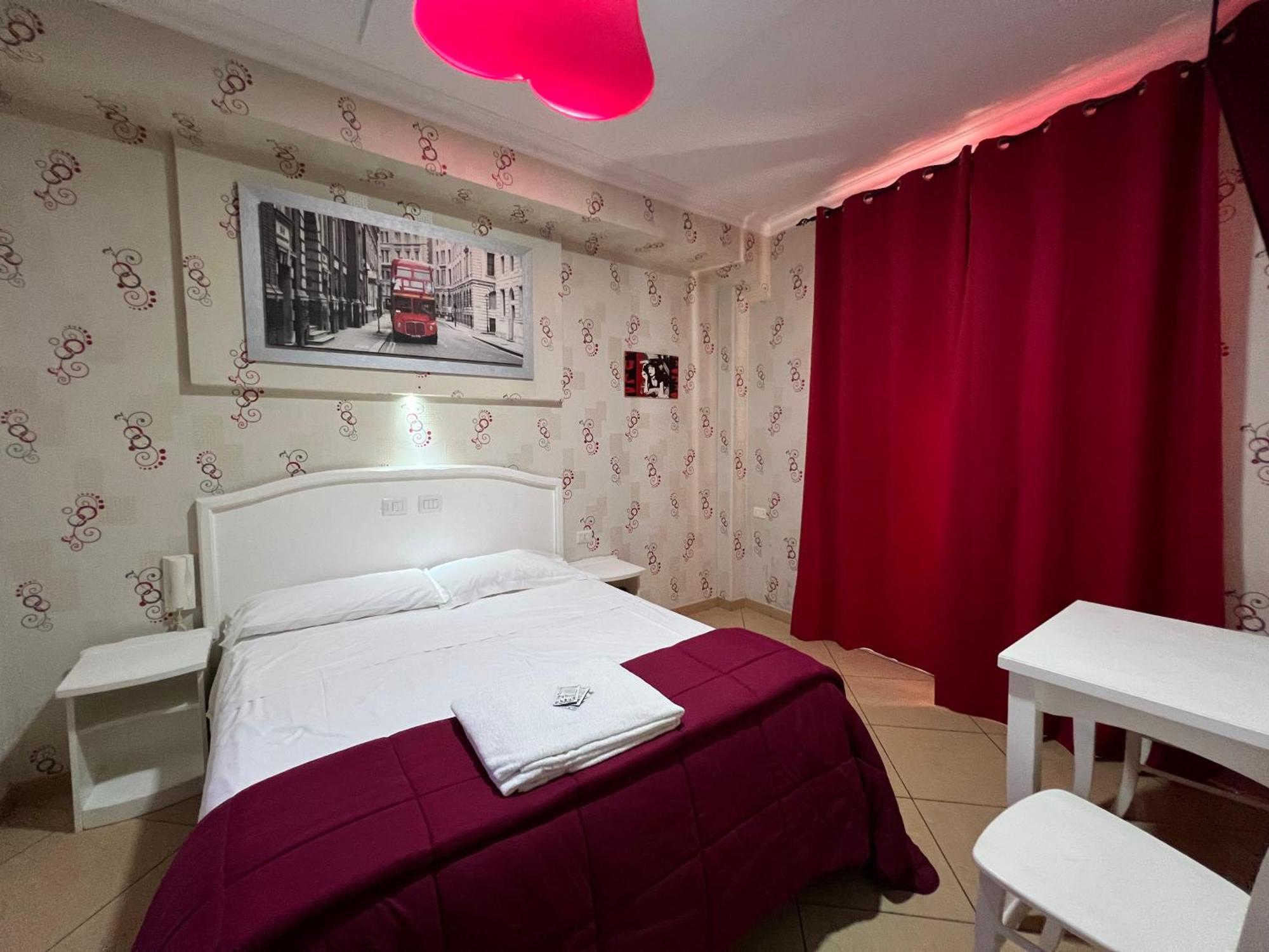 Hotel Tiffany Varcaturo Extérieur photo