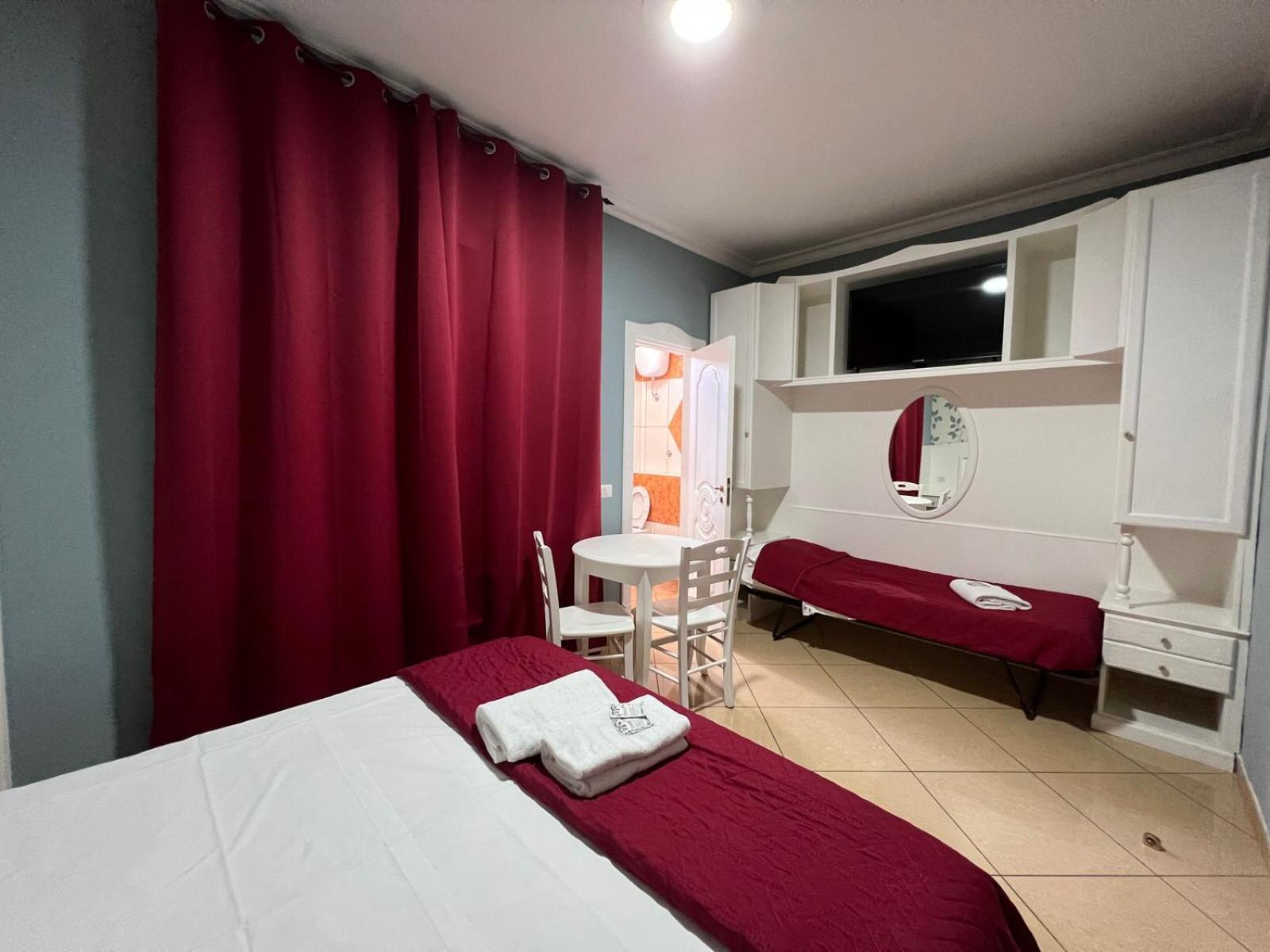 Hotel Tiffany Varcaturo Extérieur photo