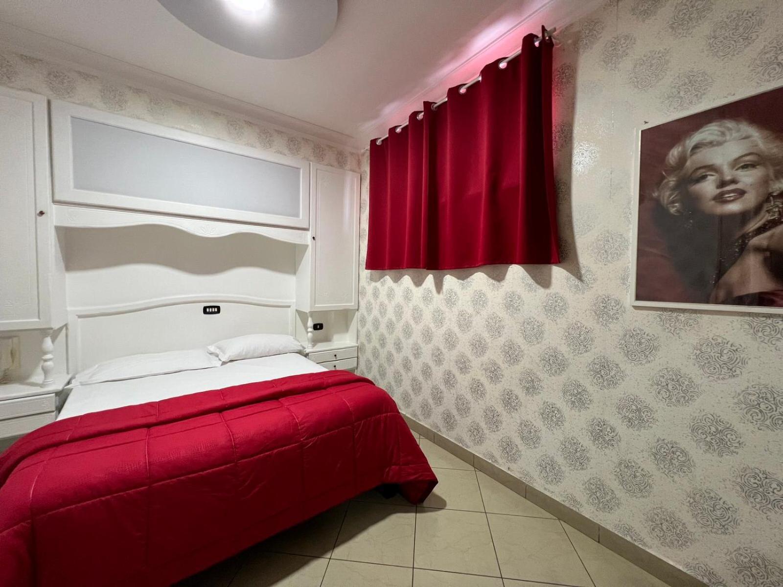 Hotel Tiffany Varcaturo Extérieur photo
