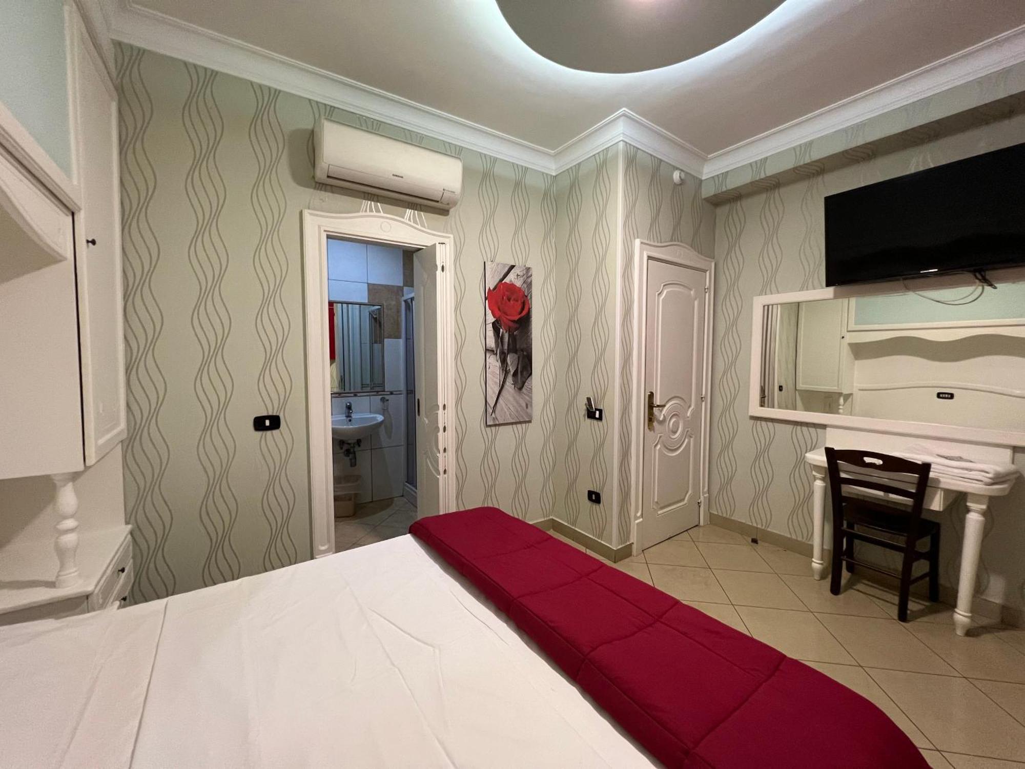 Hotel Tiffany Varcaturo Extérieur photo